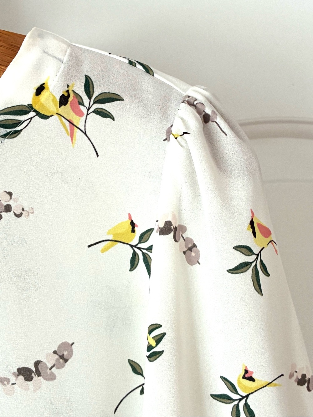Like New! Loft Women's White Floral Short Puff Sleeve Blouse - Picture 3 of 8